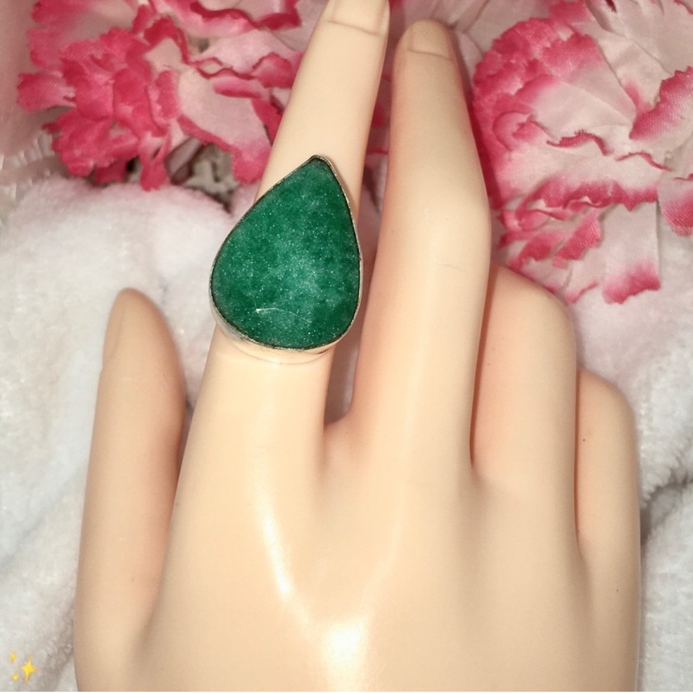 Pear Cut Genuine Emerald Gemstone Ring in 925 Sterling Silver